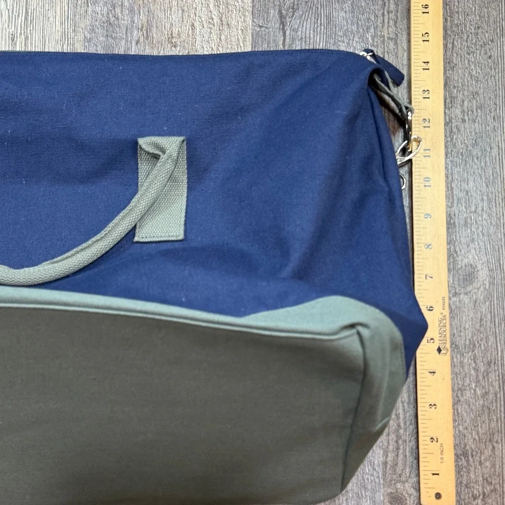 Tommy Bahama Navy Blue Canvas Duffel Bag Weekend Travel Carry On Soft Case